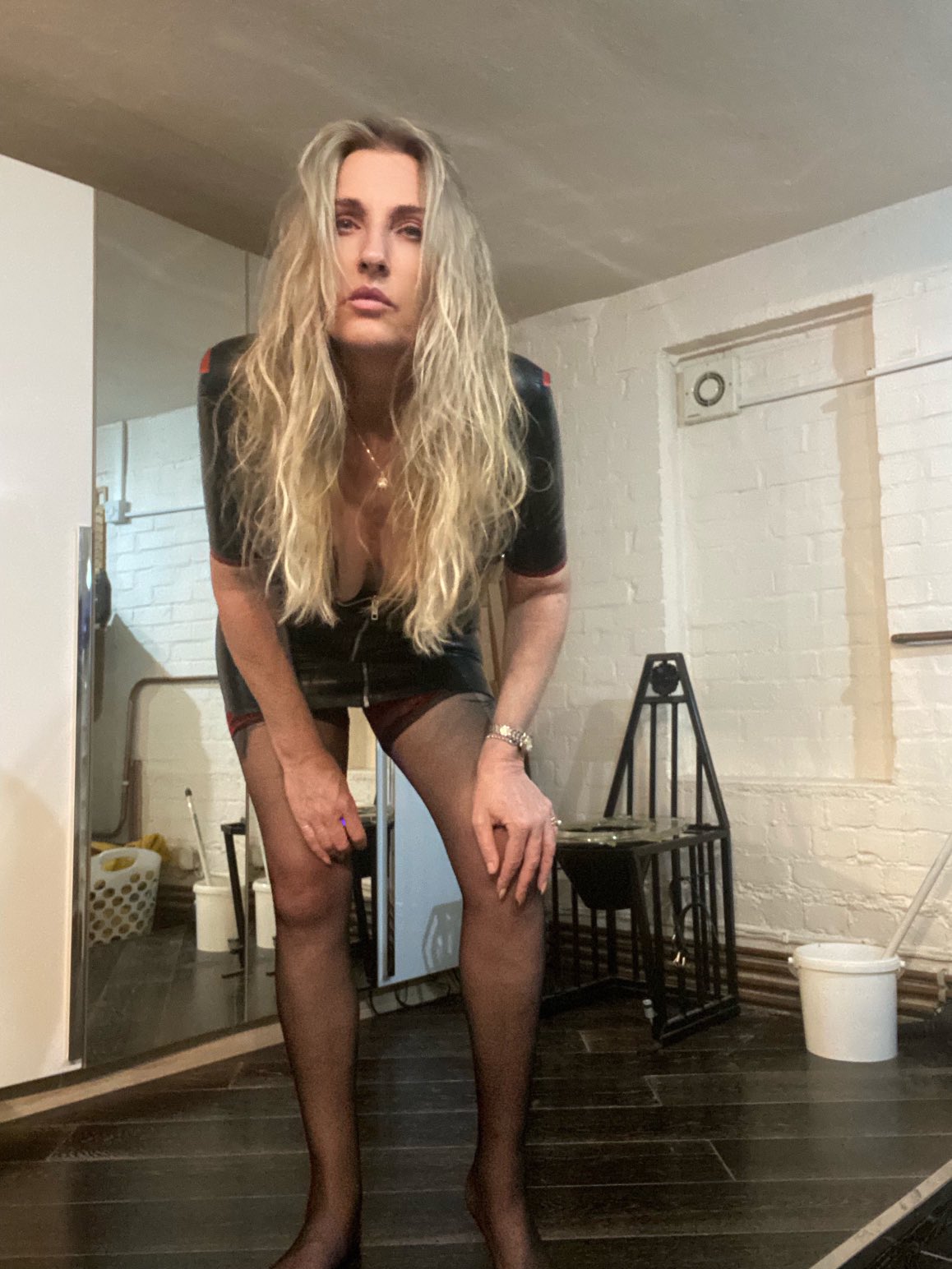 What’s happening in your back yard ? I’m getting lubed!😜 https://t.co/HSrqBeYJ4U