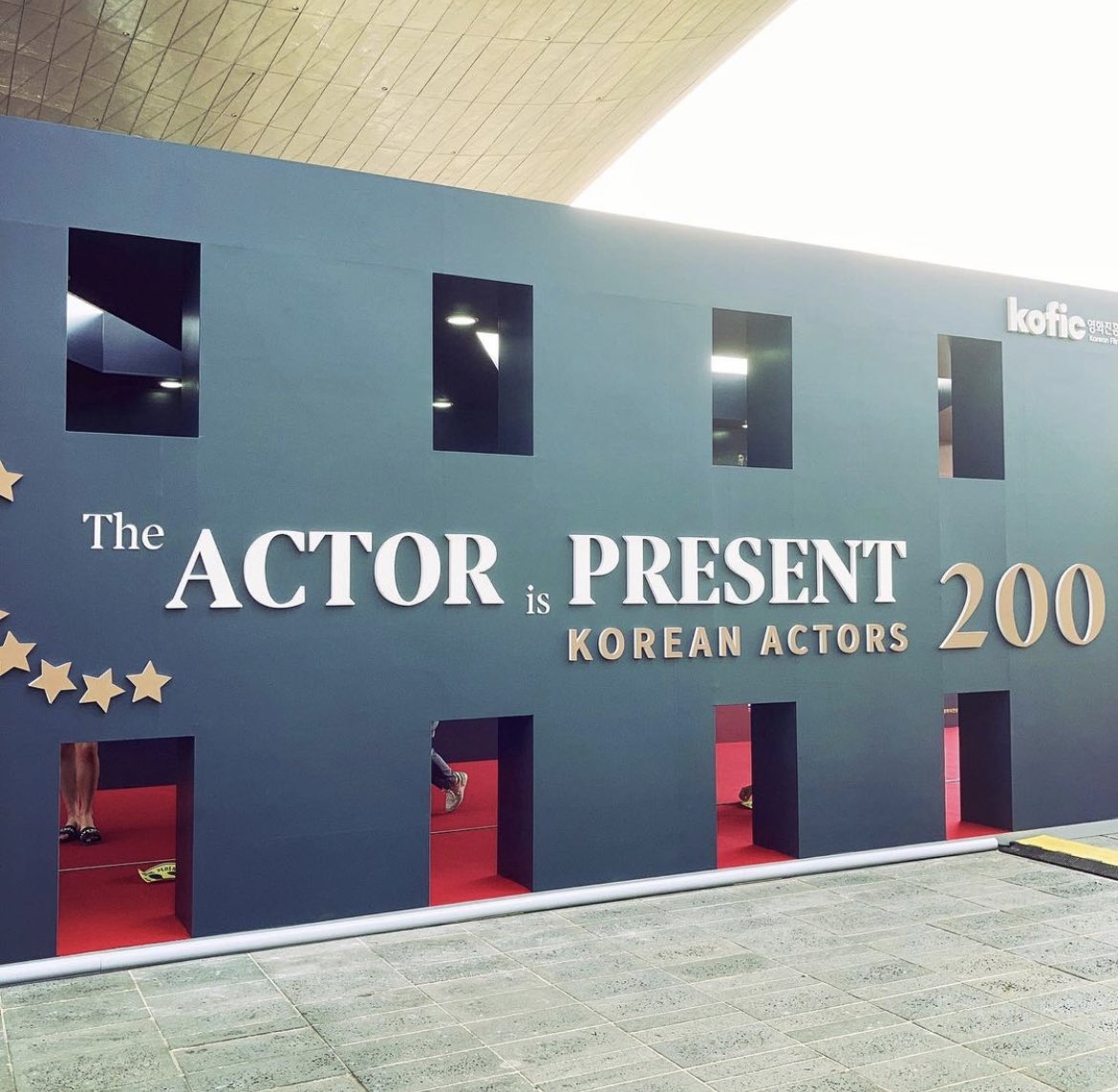 211006 - ‘The Actor is Present’ KOFIC di Busan International Film Festival ke-26 Aktor #DohKyungsoo yg terpilih sbg salah satu perwakilan perfilman Korea adl satu-satunya idol-actor generasi ke-3 di antara para aktor senior bergengsi. #TheActorIsPresent #KYUNGSOO #도경수 #EXO