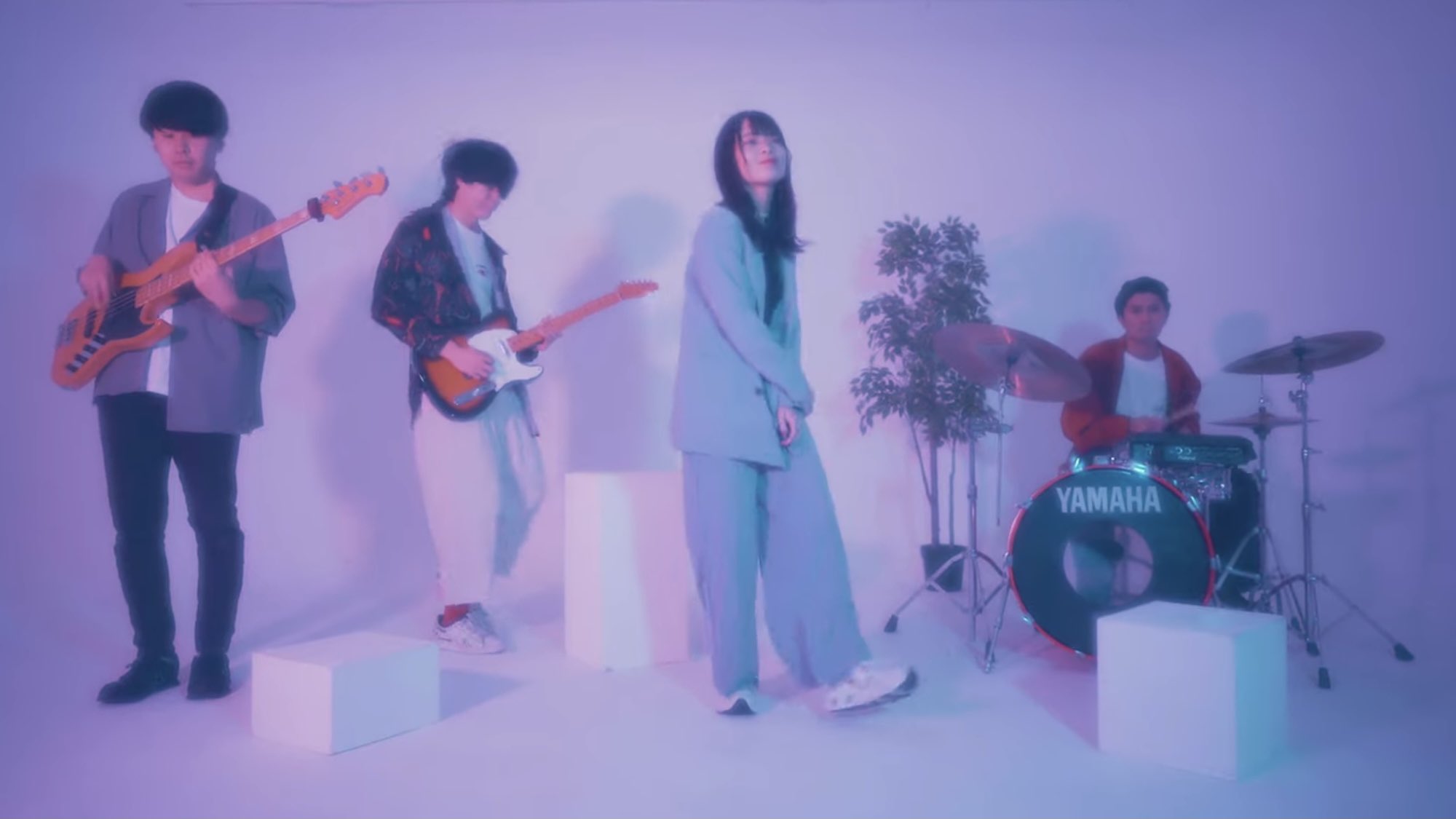 るーとるん 最近は女性ボーカルのバンドしか聴いてない気がする たぶん某ロックバンドがmステ以外ではオラオラ熱々の男集団だからその反動だな T Co Uev2uw5xgw Twitter