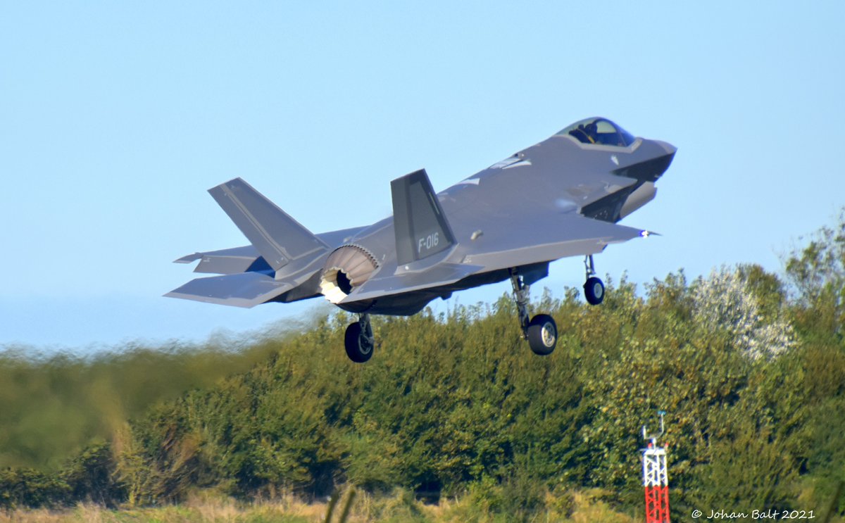 marnebalt's tweet image. Genieten van beelden en geluid (sorry @Meekmyday )
bij @VlbLeeuwarden  #vliegtuigspotten #FWIT #oefening #tornado #f16 #eurofighter #F35 #Lightning