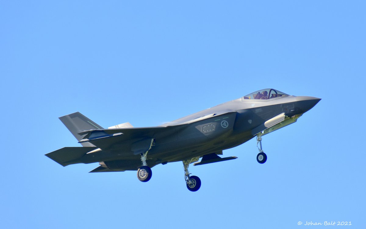 marnebalt's tweet image. Genieten van beelden en geluid (sorry @Meekmyday )
bij @VlbLeeuwarden  #vliegtuigspotten #FWIT #oefening #tornado #f16 #eurofighter #F35 #Lightning