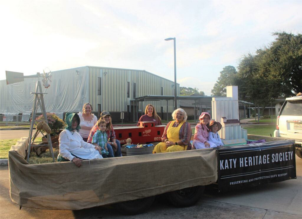 KatyMagazine's tweet photo. Get ready Katy for some Vintage Carnival fun! https://t.co/0zPcvl6phb #KatyTX #Katyevents #harriscounty https://t.co/JF1lAWN5cC