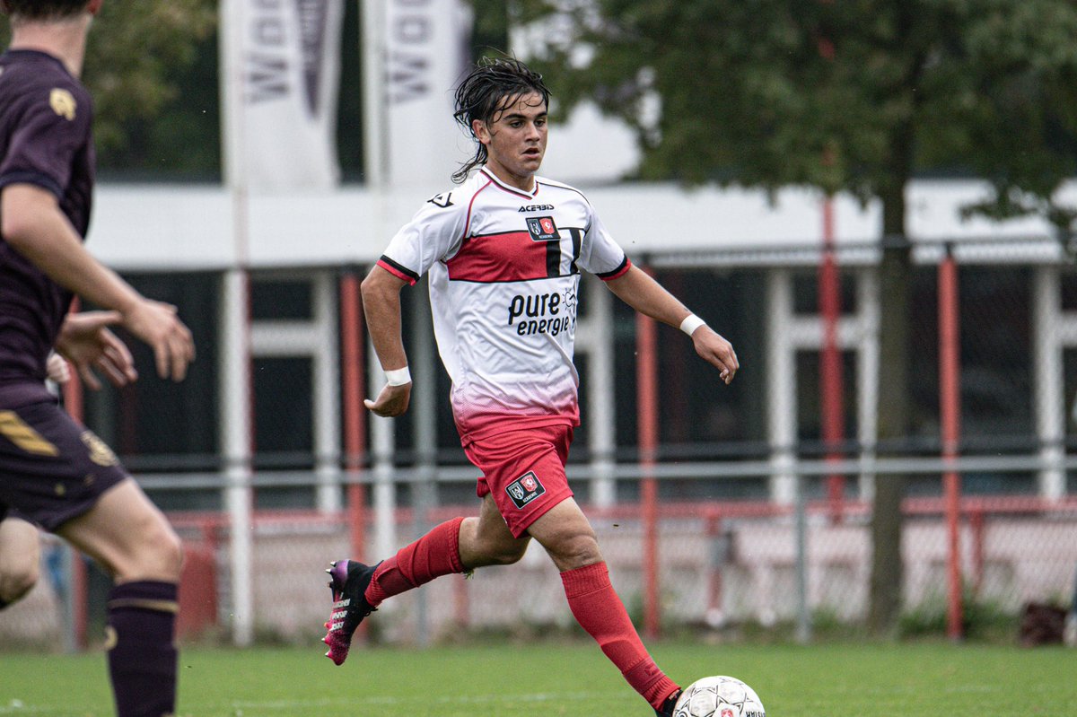 Onder 18 pakt eerste drie punten, Onder 17 spelers verslaan PEC Zwolle 

💬 <a href="/JordRoos/">Jord Roos</a>: “Het waren jongens op een missie” 

📎 bit.ly/3AeGUv1

#vanenvoorderegio