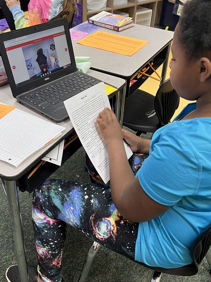 The best readers listen to themselves read and improve! We love using <a href="/Seesaw/">Seesaw</a> to practice our #fluency. <a href="/SchoolBurleson/">Burleson School</a> #hartselletigers #hcs