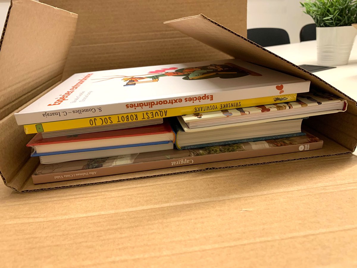 Ibbycat_Consell's tweet photo. 🟢Aquest lot d'exemplars del Premi Atrapallibres viatjarà fins a l'escola Els Arcs de Barcelona, guanyadora del primer enigma llençat pel @mariusserra en l'acte d'anunci de les obres guanyadores dels Premis #Atrapallibres i #ProtagonistaJove el mes de juny.
#PremisLIJ https://t.co/jzsyJzYeiP