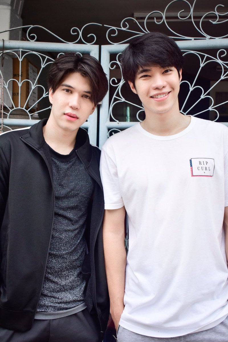 stmdthailand's tweet photo. บอสเบน 📸เพื่อนร่วมค่ายมาเจอกันขอมีรูปคู่สักหน่อย 

วาร์ป :: @benjaminbrasier @B_Suphadach 
#BBen #กีตาร์ของบอสตั้น 

#stmdthailand https://t.co/mSVvIPfzg5
