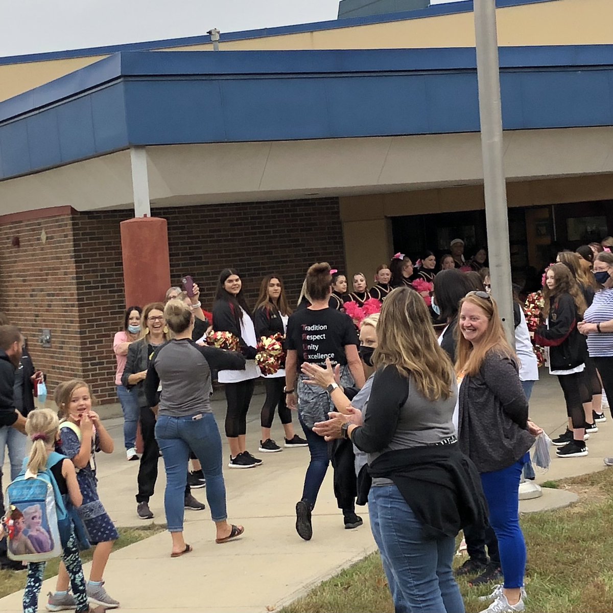 Winnetonka Griffins Football (@tonka_football) on Twitter photo National Walk to School Day! Great being back out with <a href="/RavensNKC/">Ravenwood Elementary</a> to Promote Healthy Habits for our Kids!
#RaiseUp National Walk to School Day! Great being back out with <a href="/RavensNKC/">Ravenwood Elementary</a> to Promote Healthy Habits for our Kids!
#RaiseUp
