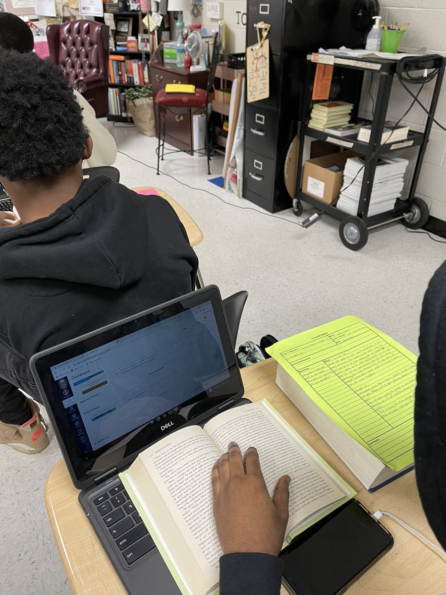 SassyLitTeacher's tweet photo. Cornell Note Taking is happening at Alcovy in Mrs. Fils’ class. Students use this skill while reading “The Scarlet Letter”. Great tool for any class, and for life. 
#NCSS #Alcovy #TigersRoar https://t.co/fNJ4xKzCrf