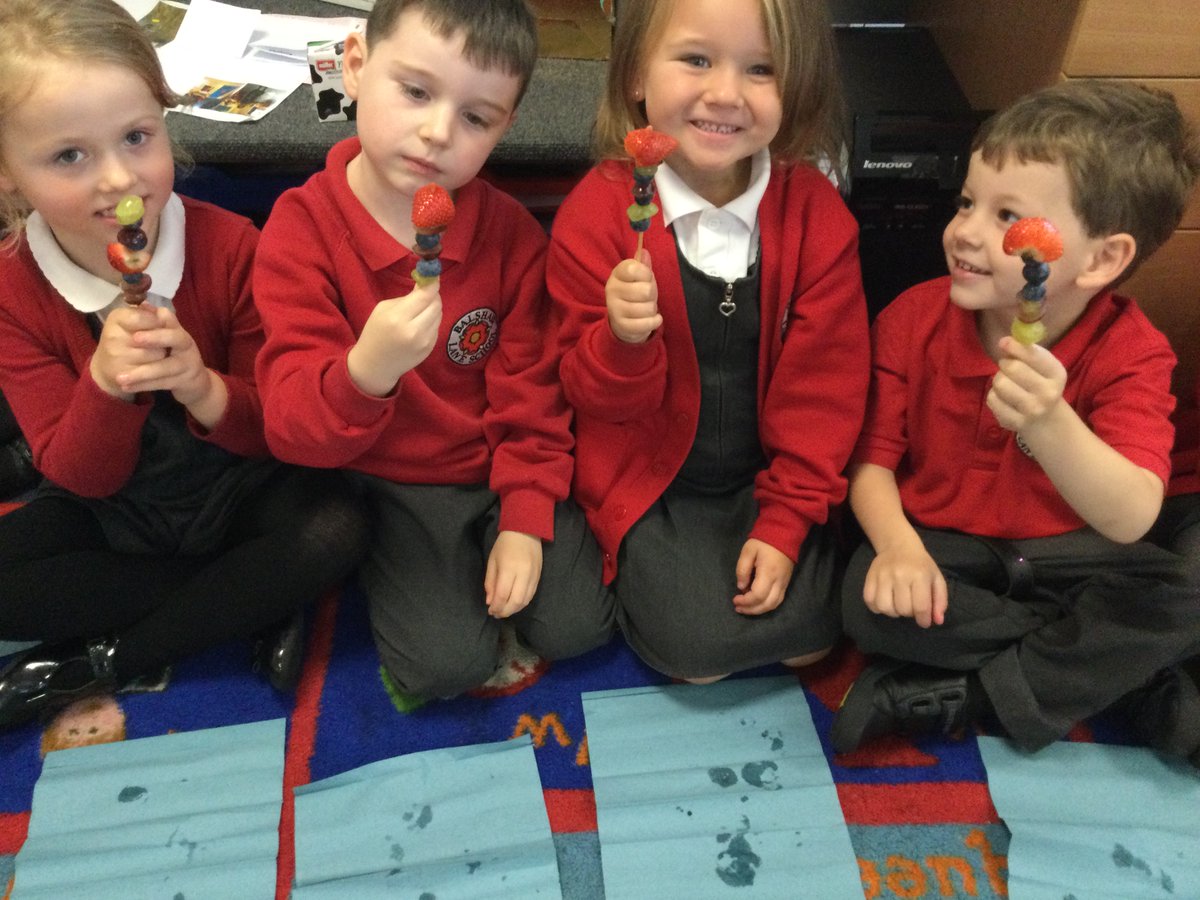 Jackson_Miss1's tweet photo. We are enjoying space week in Reception. Today we used our new knowledge of repeating patterns to create a fruit rocket! We definitely enjoyed tasting new fruits.
@BalshawLaneCPS @Mrs_Chambers2 https://t.co/KjFAv69HYa