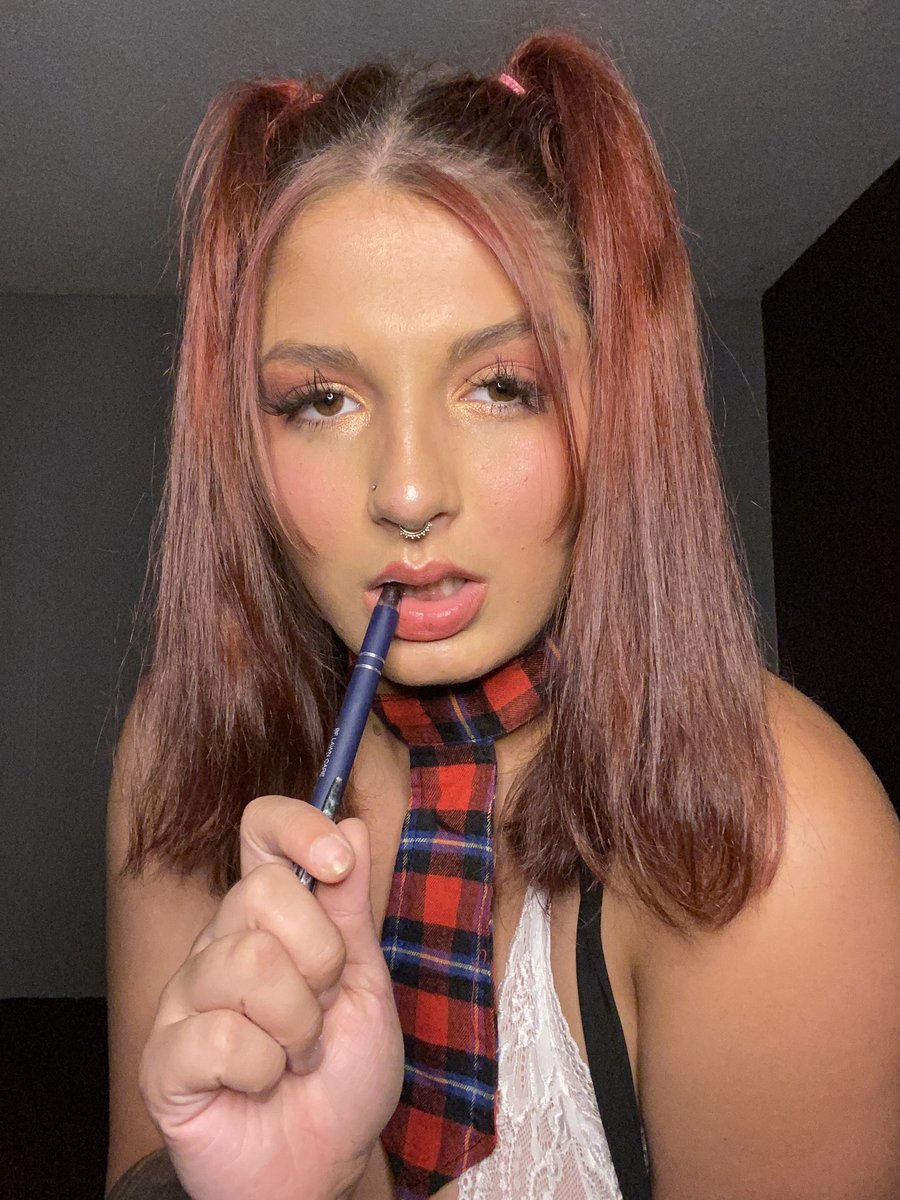 juicyjayx3's tweet photo. Who loves a naughty school girl? #babygirl #naughty #schoolgirl #OnlyFansThread #sellingcontent #contentcreation #freaky #submissive #DADDYSGURL https://t.co/FiONJ5WFc6