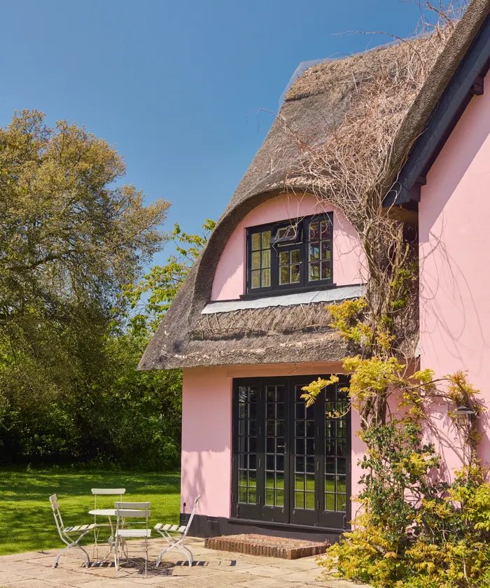 lilyyrosette's tweet photo. donβt mind me just looking at forest cottages #Fairytales #cottagecore #pinkcottage https://t.co/ys3OhO9Add