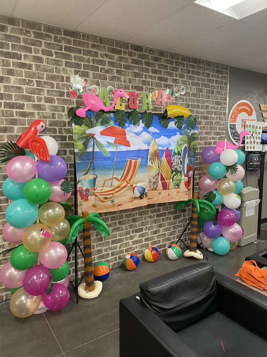 Aloha from the Berg. It’s pink day here. CAM in full force. <a href="/Ramona_Coleman_/">Ramona_ColemanHD</a> <a href="/kashira6530thd/">Kashira Whalon</a> <a href="/HRMThomasTHD/">Shariff R Thomas</a> <a href="/BrendanMcDowel9/">Brendan McDowell</a> <a href="/1993BUICK/">Anthony White</a> <a href="/madeniaelaine/">Elaine M. Brown</a> <a href="/jenniemendelzon/">Jennie Mendelzon</a>