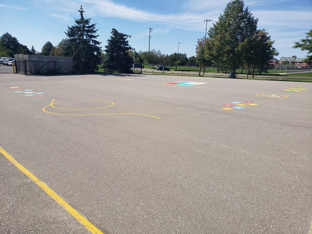 Students are loving the new games added to our playground. #DPA #PALS <a href="/opheacanada/">Ophea</a> @TrusteeXaviour