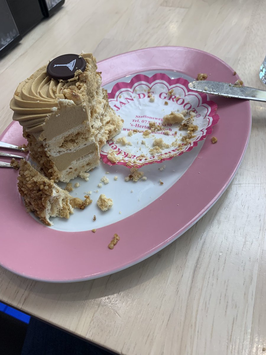 ArieLuyendyk's tweet photo. Straight back to @bbjandegroot in our hometown @s_hertogenbosch for a treat 😜 https://t.co/hVvyM6TQzj