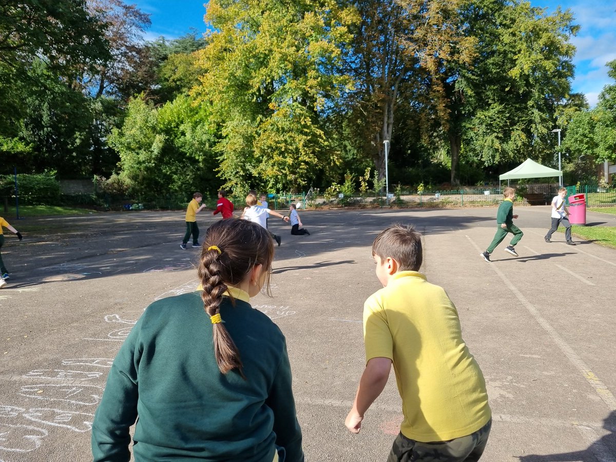 Mon_Connect's tweet photo. Playmaker @StMarysRCSch today in the lovely October ๐.
The year 5 group learned all things leadership and coaching.โฝ๏ธโพ๏ธ๐ฅ
The groups used PACE ,played and delivered some brilliant sessions๐
#monconnect
#Playmaker https://t.co/YnbEjvHqkW