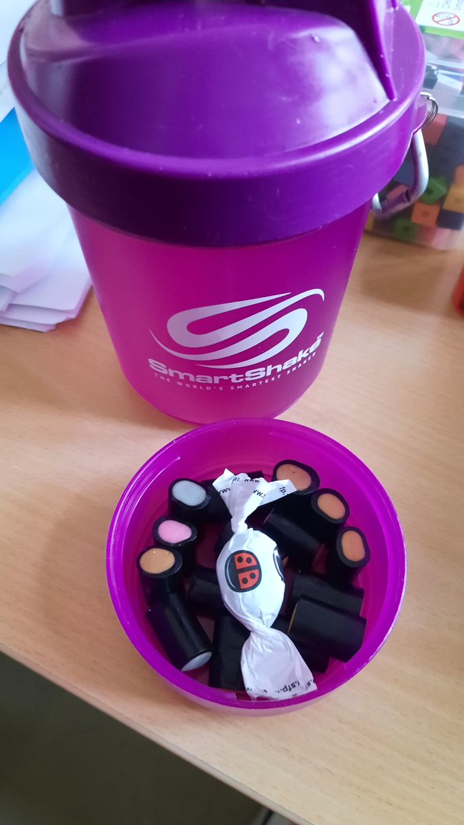 Charlotta89's tweet image. Ganska ofta får jag frågan vad som är så smart med den här shakern. Jag låter bilderna tala för sig själv 🤷‍♀️🤓#Smartshake #bragömställe