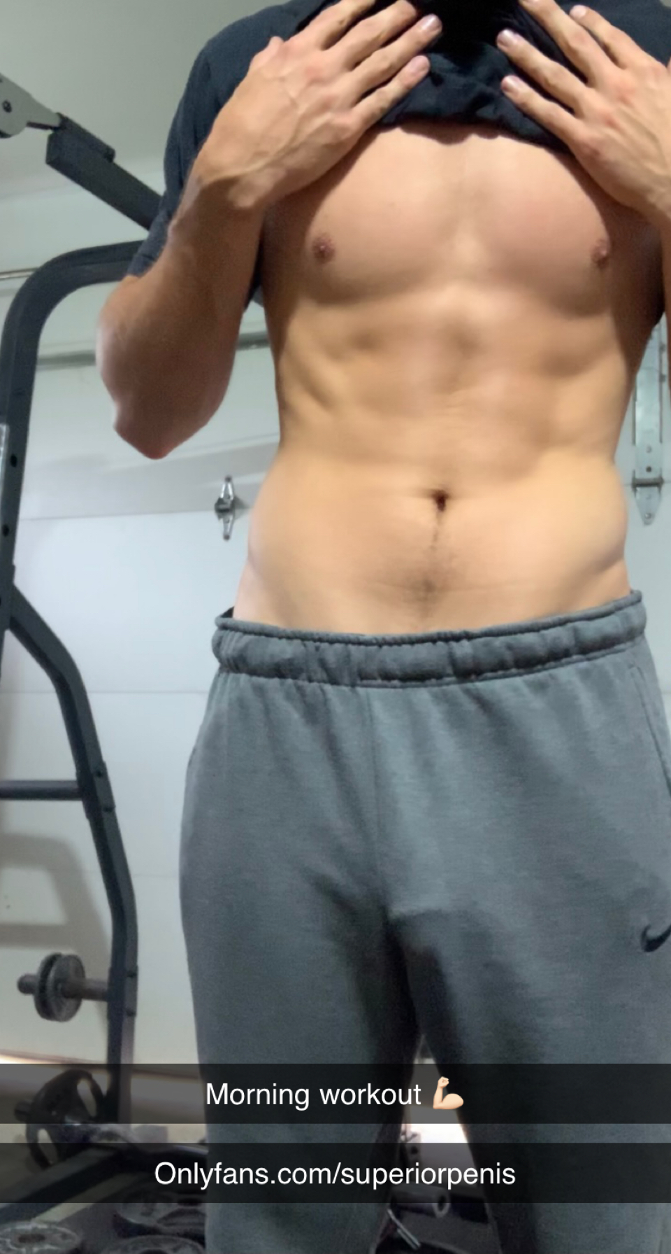 #fit #greysweats #gym #flex #dick #bulge https://t.co/CZVbIJqBRz