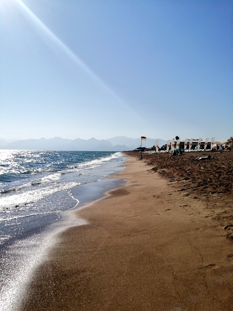 engincevirgen's tweet photo. Relax👌
İnsan kendini bazen yalnız dinlemesi gerek!
#carsamba #mood #antalya #sonbahar #keyfimce #dinlence https://t.co/JfzSuv10x6