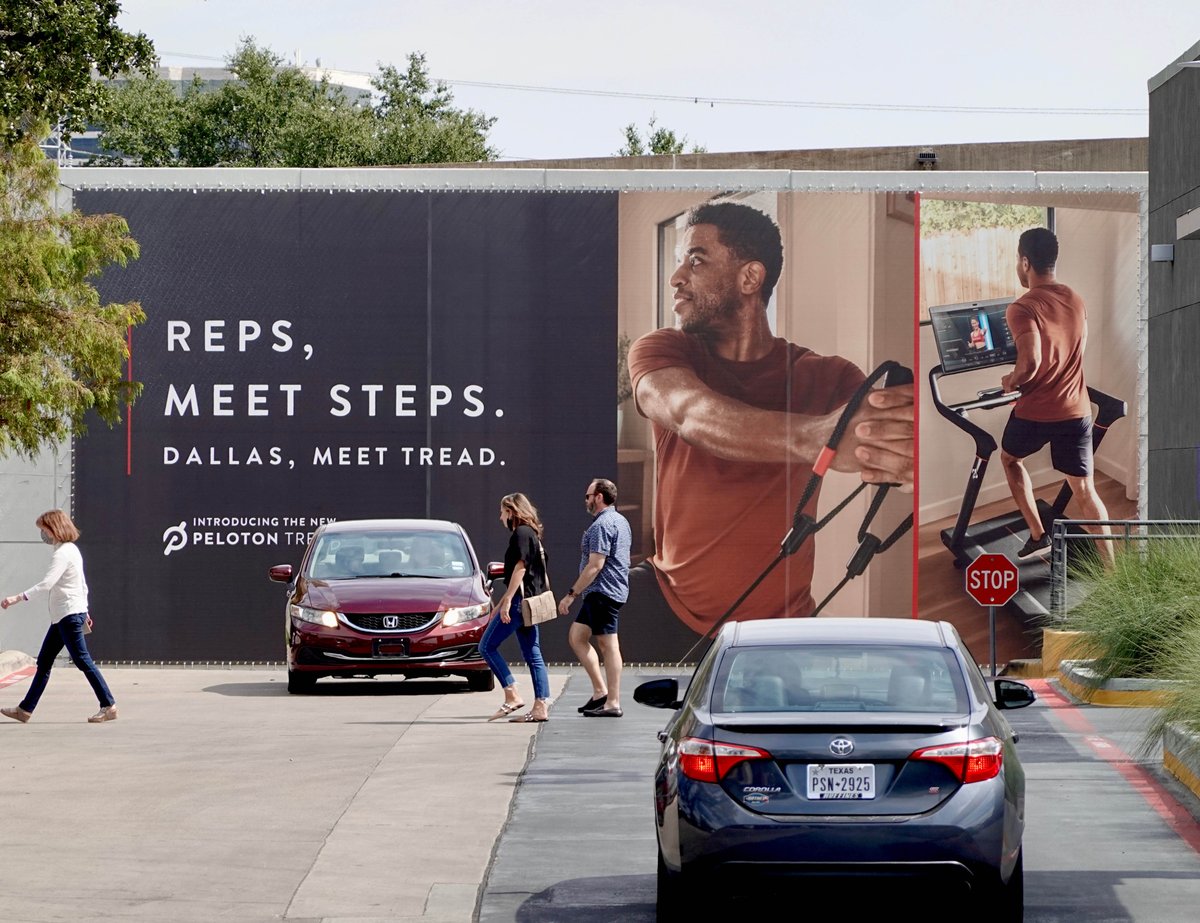 ReynoldsOOH's tweet photo. @onepeloton Welcome to #HighlandPark we’re glad you’re here🏃‍♀️! #pelotontread #peloton #fitness #dallas #branding #wallscape #interactive #outdoormedia https://t.co/glAbcegQnx