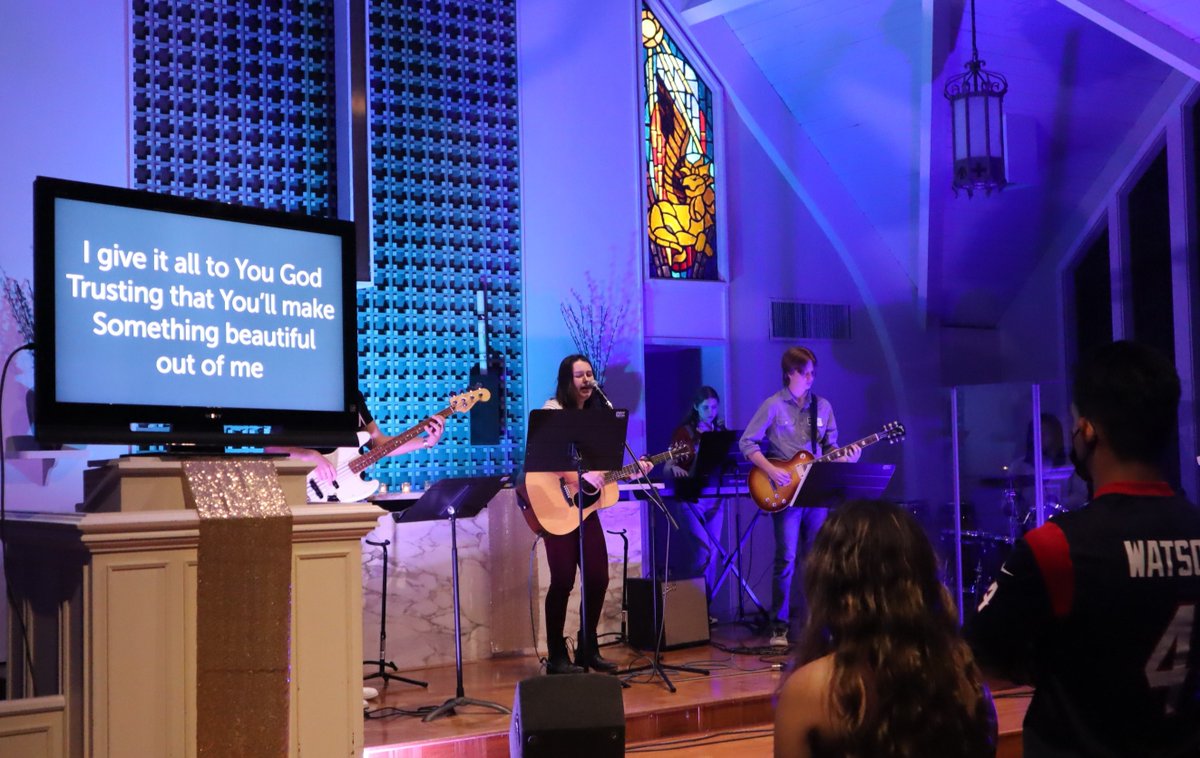 ucmtxstate's tweet photo. WORSHIP - WEDNESDAY 7:30PM
Join us for @UCMtxstate worship right next to campus with great music, prayers, sermon conversation, and a place to meet great people.  Save a seat at link in bio.

#txst #txstnext #BlessEmUpCats https://t.co/LmQiYxlxqz