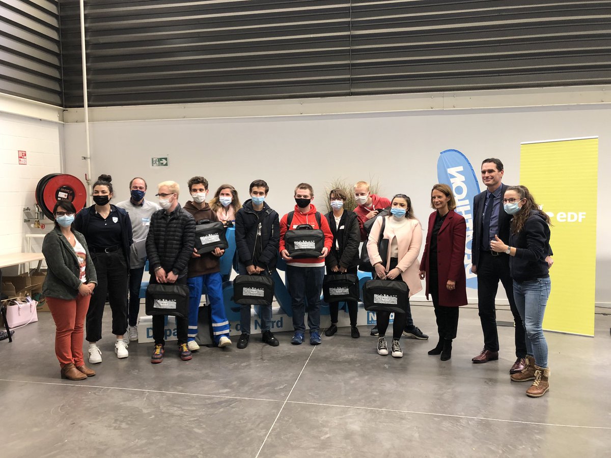 FondationNord's tweet image. Remise de 110 ordinateurs aux jeunes de l’ASE grâce aux dons des entreprises @EDF_HDF @VINCIConstruc Adeo Ocordo et Call&amp;amp;Care. 
Merci @Decathlon d’avoir joué collectif ! 💪🏻@departement59 #engagement #jeunesse