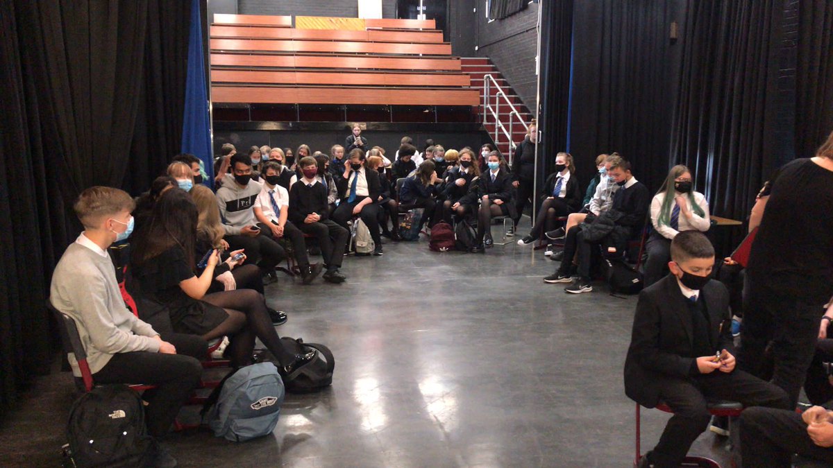 KssRights's tweet photo. Fabulous session with our Rights Respecting Student Council members on our #journeytosilver @KnightswoodSec https://t.co/eejx2VN5at