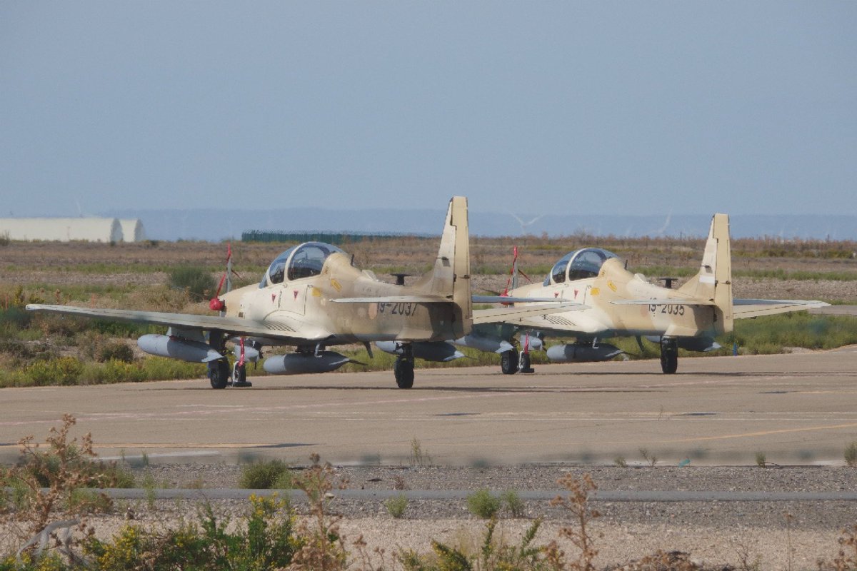 Escala en Zaragoza 🇪🇦 de estos dos ✈️ A-29 Super Tucano (19-2035, 19-2037) de la Fuerza Aérea Nigeriana 🇳🇬
📷 06/10/2021 <a href="/AvionRevueInt/">Avion Revue Internacional</a> <a href="/DefensaCom/">defensa.com</a> <a href="/scramble_nl/">Scramble</a> <a href="/DefenseNiger/">Ministère De La Défense Nationale du Niger</a> <a href="/defenceWeb_Afr/">DefenceWeb</a> #Nigeria