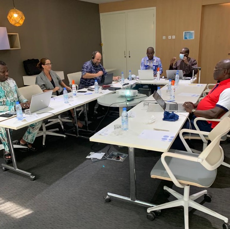 DDCBenin's tweet image. Tenue hier à #Dakar de la réunion du 1er Comité de Pilotage technique du Programme Régional #FormationProfessionnelle (PROFOR) : @UEMOA_Officiel et la Coopération #suisse🇨🇭ont fait le point de la mise en oeuvre du PROFOR depuis la signature de sa convention. #wasexo #gouvbenin