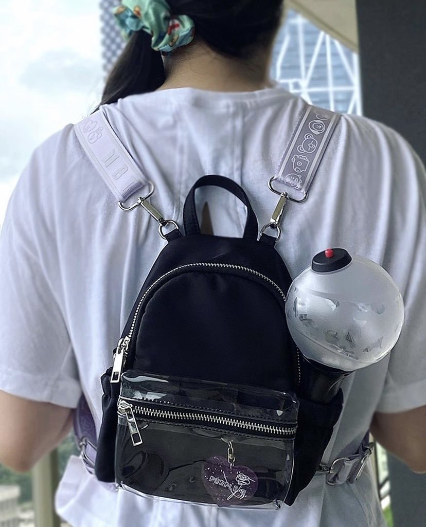 jk_charms's tweet photo. How’s everyone’s ticketing experience? Hope you got some BTS tickets! 

These bags are now available for order for the concert!! 

Order here: https://t.co/IrviY00BNG 

#bts #BTSCONCERT #btsconcertLA #BTSTickets #PermissionToDanceOnStage_LA https://t.co/SakfaSKi6z