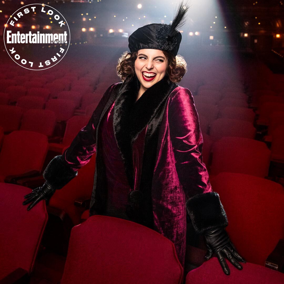 SFP_London's tweet photo. 'Hello, gorgeous.'✨
First look at @BeanieFeldstein as Fanny Brice in @FunnyGirlBwy. https://t.co/btlf4JmeJx