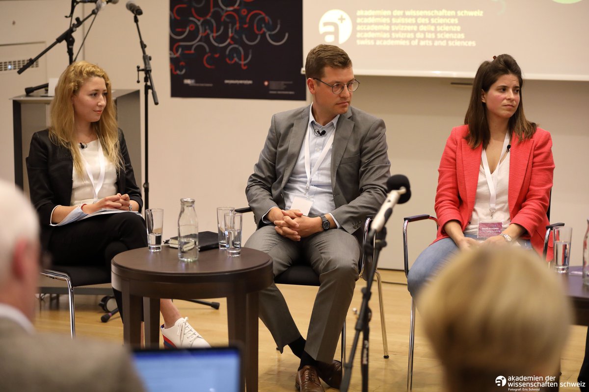 academies_ch's tweet photo. Welche Bedeutung hat der #SwissCodeIntegrity und wie kann ein Kulturwandel im wissenschaftlichen Umfeld stattfinden?
Darüber diskutierte das Podium am Event Integrität 2.0. Hier nachschauen: https://t.co/mifdNOsAsh

@fns_ch @CH_universities @youngacademy_ch @ETH_Rat @Innosuisse https://t.co/HcQWfp6hLb