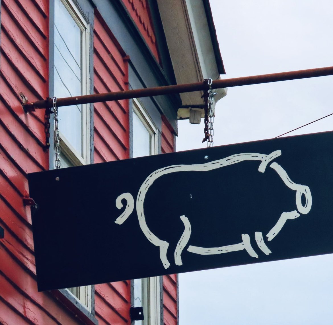 ElisBBQCincy's tweet image. Home is where the pork is. 🏡🐽 #riversidedrive #cincinnati #ohiobbq