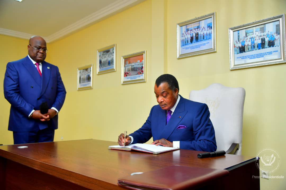 KahijYav1's tweet photo. 🇨🇩 Ils ont cherché à éteindre le feu RAM en cherchant un BUZZ sur le dos de @zoekabila .C’est mal monté. La parcelle appartient à Zoé et RAM est une vaste escroquerie de @fatshi13 contre les Congolais.RAM reste escroquerie de Tshilombo gérée par une certaine Fany. #2023Out ! https://t.co/P9inUUz4G9