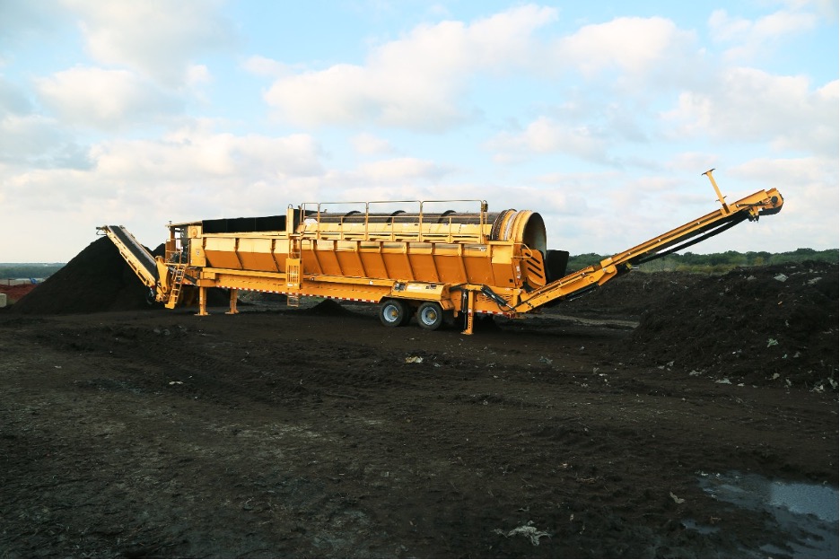 6️⃣  is the magic number for the Vermeer TR626 trommel screen. It has a 6-ft (1.83-m) drum and holds 6-yd^3 (4.6-m^3) to make short work of processing material. bit.ly/3lPK6YV