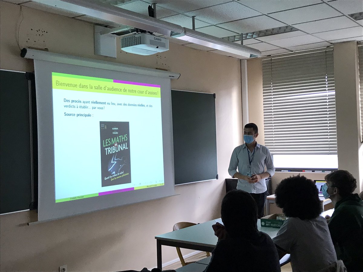 CNRS_HdF's tweet photo. Aucun rapport entre les maths et la justice ? Pas forcément ! Frédéric Paccaut, maître de conférences à l’@UPJV_Univ nous parle de la place des maths au tribunal dans cet atelier des Visites Insolites au #LAMFA ! #CNRSinsolite #FDS2021 https://t.co/4bPqyOPqrE