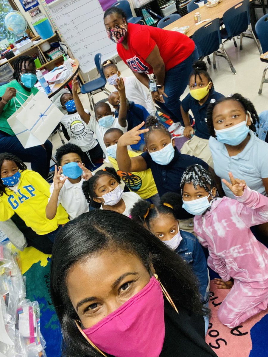 JessicaMonaFord's tweet photo. For the month of September students @APSHollisCrew were engaged in a friendly competition completing the Math Problem of the Week (POTW). Our 2nd grade students in @MsKWisdom class won the September Challenge and received their award of Tiff’s Treats! Enjoy!💙💚 https://t.co/7zF184VOMQ