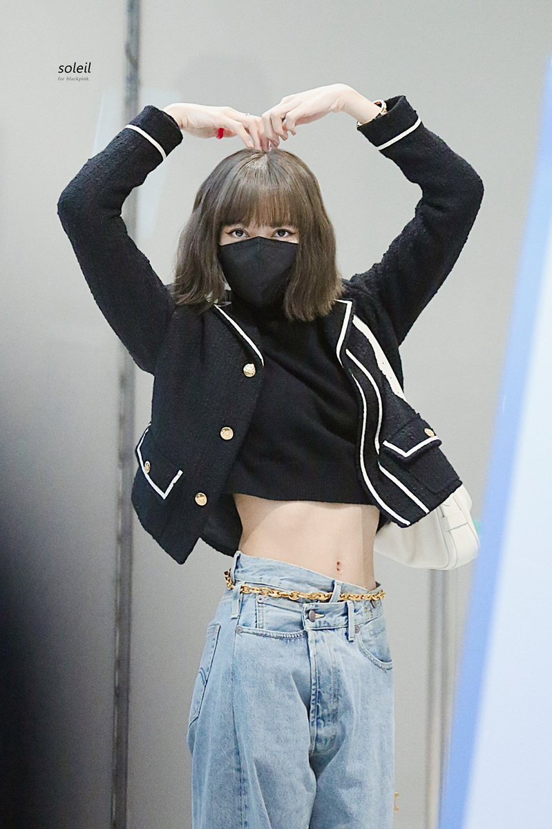 monalisalaferra's tweet photo. Unfortunately, lisa gained a lot of followers despite of being on hiatus for 1 week now and has taken social distancing seriously, DUE TO COVID.

She may not be active on any events unlike the others but her songs are doing the work for her 🤭

LISA DESERVES BETTER 
#YGTalkToUs https://t.co/RxKXp7HlZK
