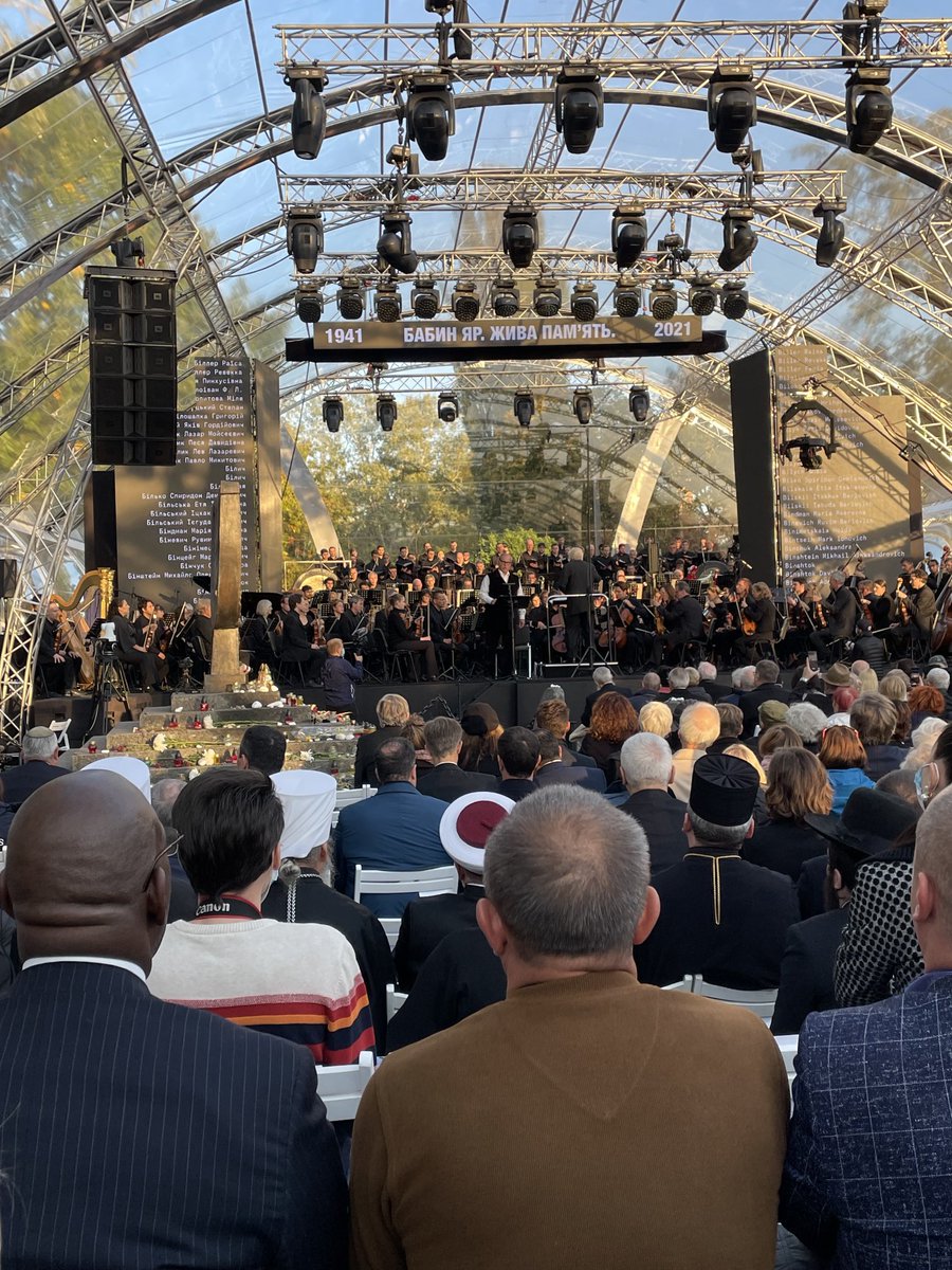 80 Jahre nach dem Massaker von #BabynJar verübt von SS und Wehrmacht heute hier mit dem ⁦@DSOBerlin⁩ und Schostakowitschs Babyn Jar Sinfonie. Später werden ua#Bundespraesident #Steinmeier und Israels Präsident #Herzog sprechen  #holocaust #Kiev