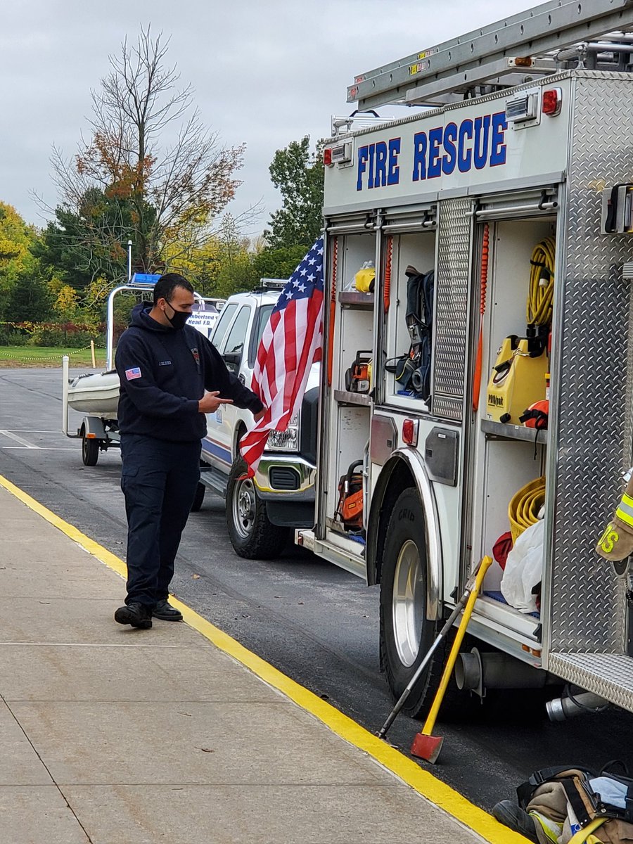 StoutengerCHES's tweet photo. Cumberland Head Volunteer Firefighters taught our students valuable fire safety rules. Thank you firefighters for spending the day with us. We appreciate you.@BeekmantownCSD https://t.co/QcProgD0WB