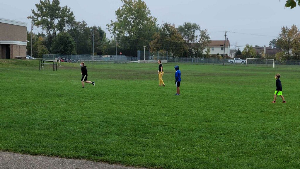 SoullierJess's tweet photo. Decided to join the boys and play soccer during recess. Also wearing heels π
#getoutsidetoday https://t.co/QdNpPg9q0y