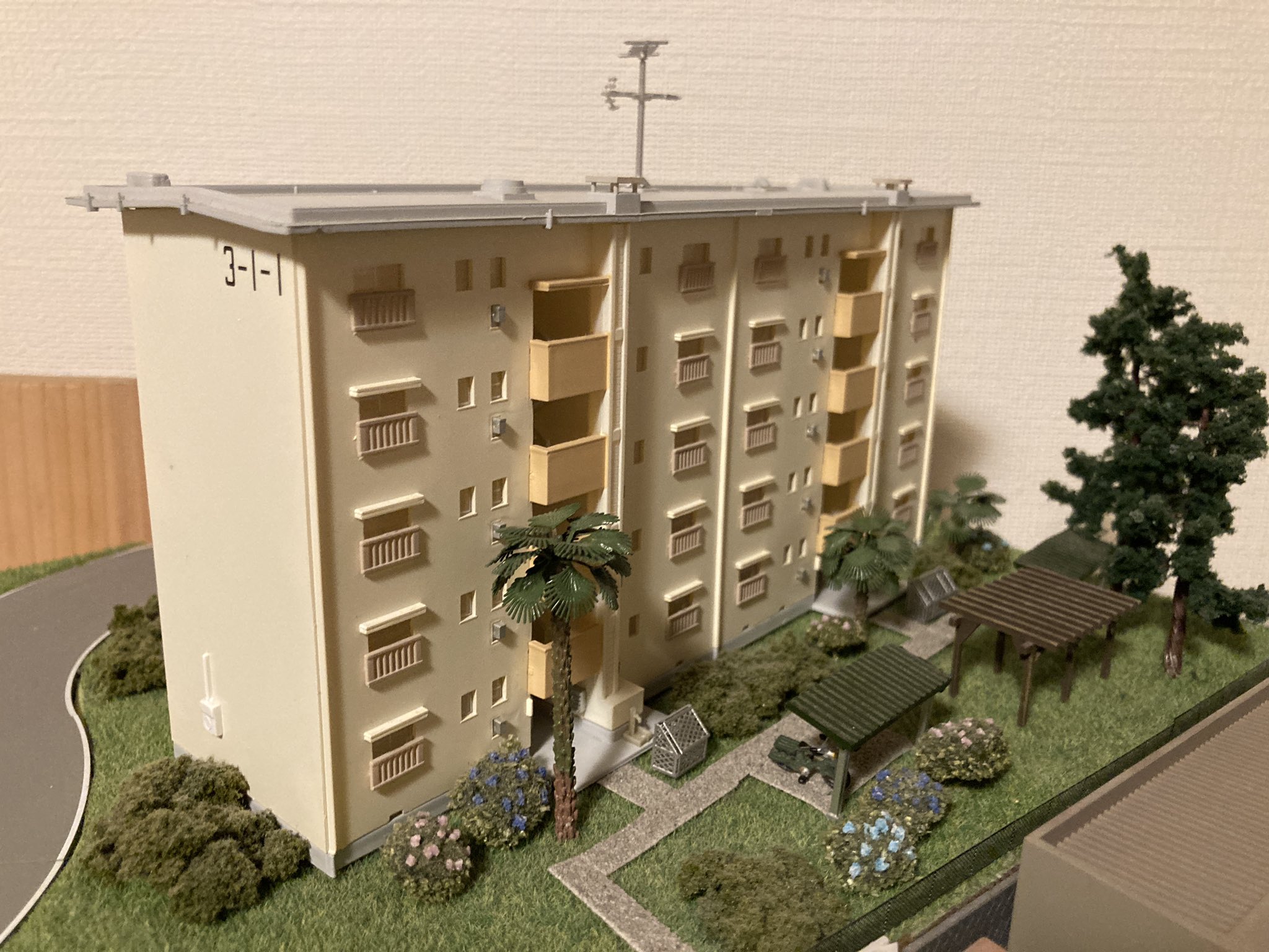 公団住宅　グリーンマックス　未開封 2612＞着色済み 集合住宅（1970年代風）｜着色済み