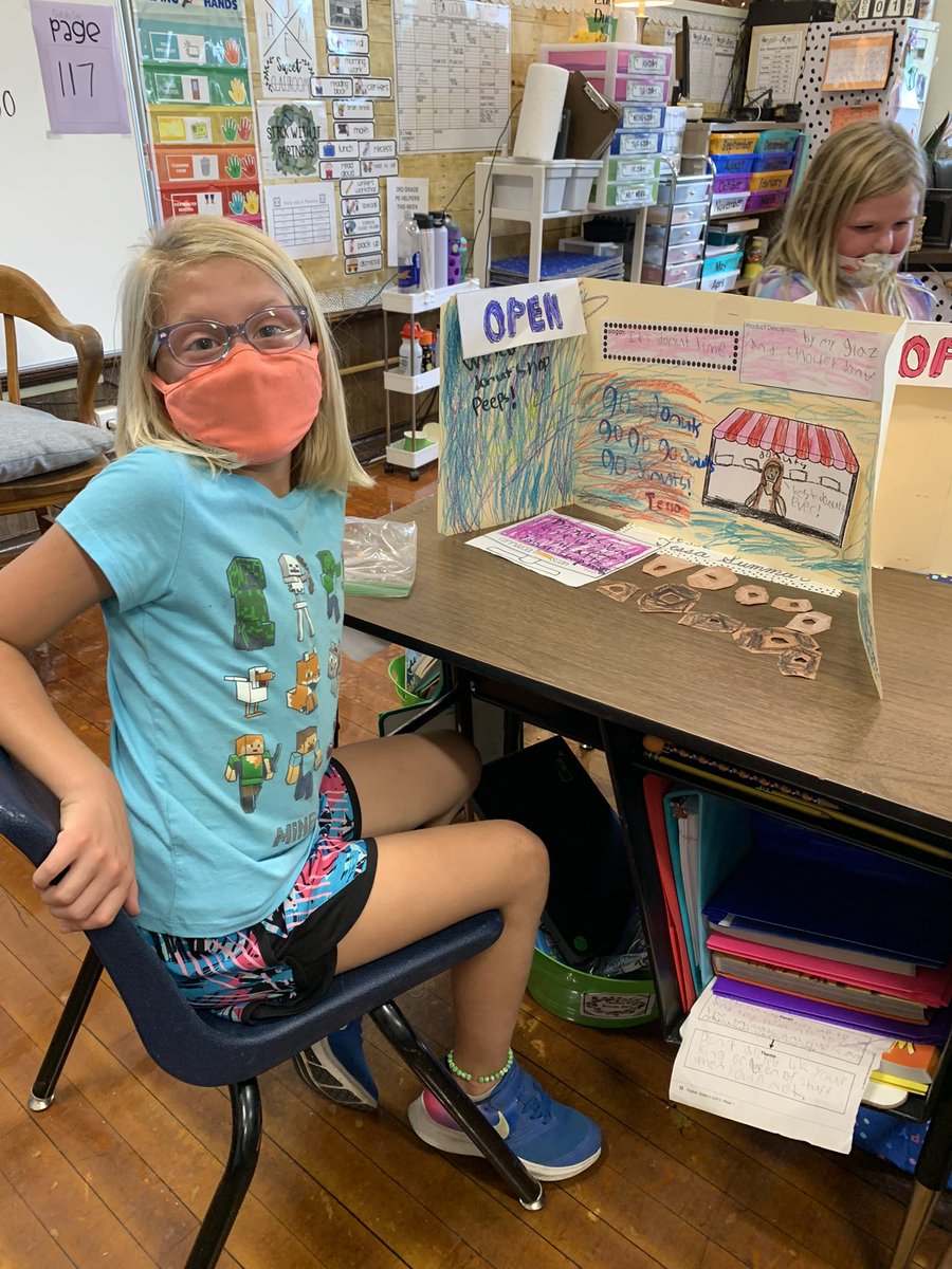 sterkelteach's tweet photo. Our Economics Sale was a HUGE success &amp; a fun way to wrap up our unit! Thanks @TeachersClubhouseInc for the activity! 🧾��💲💵 @Bement_CUSD_5 https://t.co/fe13Abp1ha