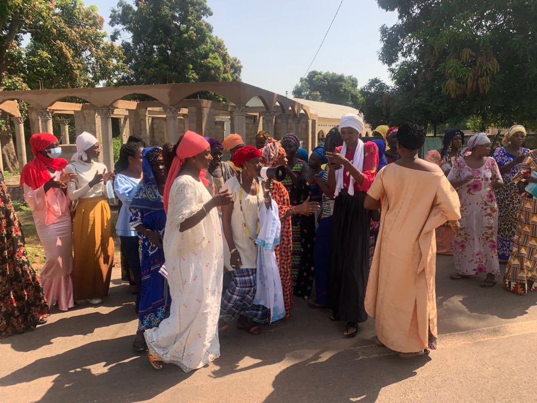 WomenInLiberat1's tweet photo. We celebrate with the women of #sintet on successfully securing land for them. Thank you to the #Alkalo
Thank you to our partners @TRRC_Gambia @SitesConscience @CanEmbSenegal @ATJLF_ @UNDP_TheGambia @_CSVR @GIJTR @Makmid @Sufiya0204 @saraabradshaw @BaldehF https://t.co/bG9VmtqOH5