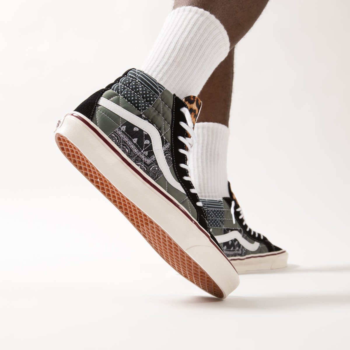 titoloshop's tweet photo. the Vans SK8-Hi 38 DX PW *Anaheim Factory* comes with a patchwork upper of leopard ,polka dots and  paisley print. Get yours now online 📲 https://t.co/d92ntIpydz

US 8 (40.5) - US 1.5 (45)
🔎 VN0A54FB9GU1 

#anaheimfactory  
#sk8hi  
#vans  
#vansshoes   
#vans 
#🐆 https://t.co/ET12FM7WVH