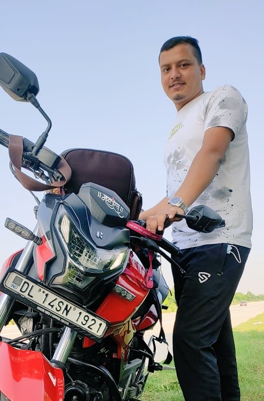 मैले त्यो मान्छेको लागि आँसु बगाइरहे,
 जसले मेरो लागि हास्ने कोसिस सम्म गरेन ।😊😶😶💔