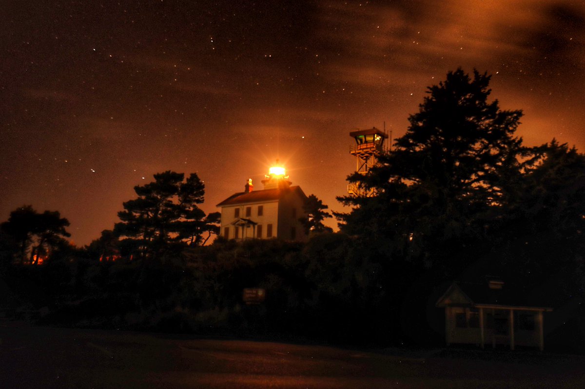 KristinSh77's tweet photo. Playing around with night photos last night… 
🌚♥️🌚 https://t.co/qbVcoB4D3t