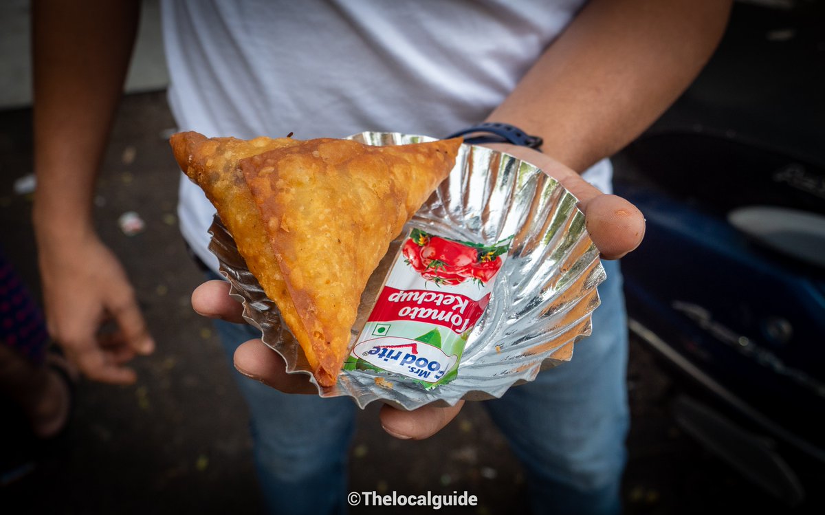 thelocalg's tweet photo. Akhtar samosa is one of the best street food joints in Pune city. It is famous for the variety of Keema Samosa. I will tell you everything you should know about this place In this #Microblog
👇🏻 read on to know more
#thelocalguide #punestreetfood #pune #keemasamosa https://t.co/07G7Hm5GA6