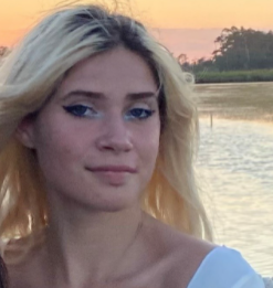 12OnYourSide's tweet photo. IT TAKES TWO SECONDS TO SHARE!  Isabel Adair Decker, 16, of Henrico was last seen on Oct. 5 attending a concert. https://t.co/3Kv38wzcdW