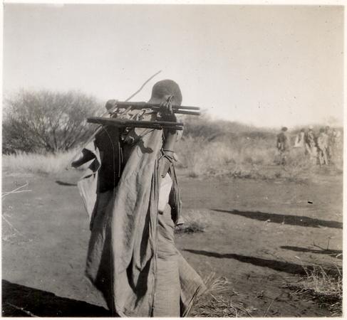 nomorehemloc's tweet photo. Humility of a Somali Qur'an teacher 100+ years ago. Walking from place to place teaching. Not asking for a fee - families would provide them with something along their journeys. They were like roaming lamps. https://t.co/jSNKf9RNWx