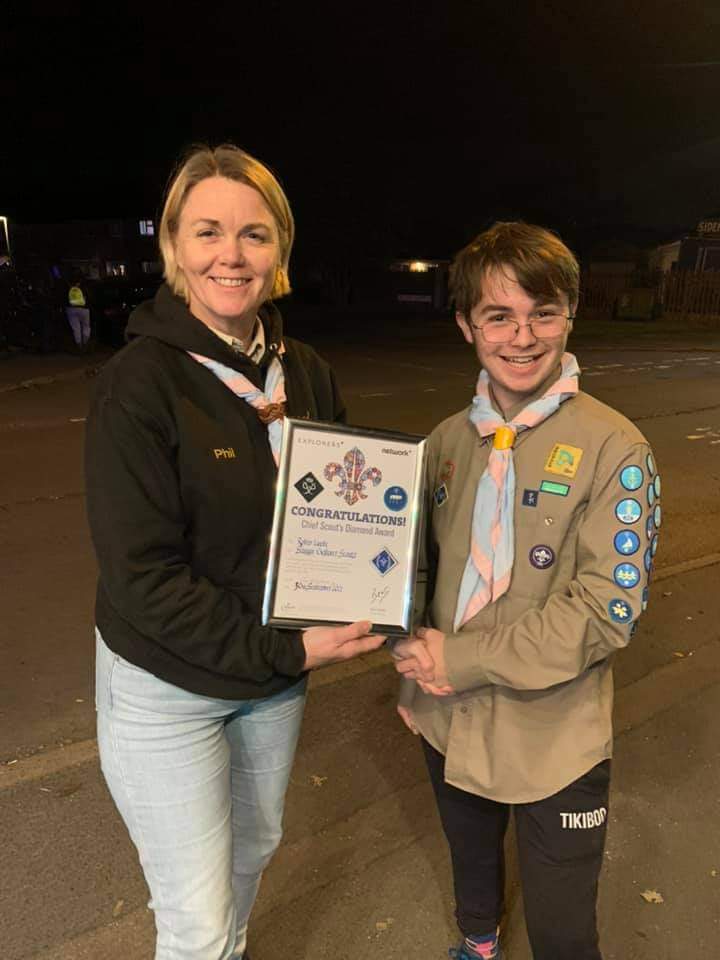 EsuSavage's tweet photo. @EsuSavage #1stDiamond!! At the end of the first meeting he's run towards his #QSA! Well done Robin. @NarcolepsyUK @bromsgrovescout https://t.co/ZvB52q1Cvb